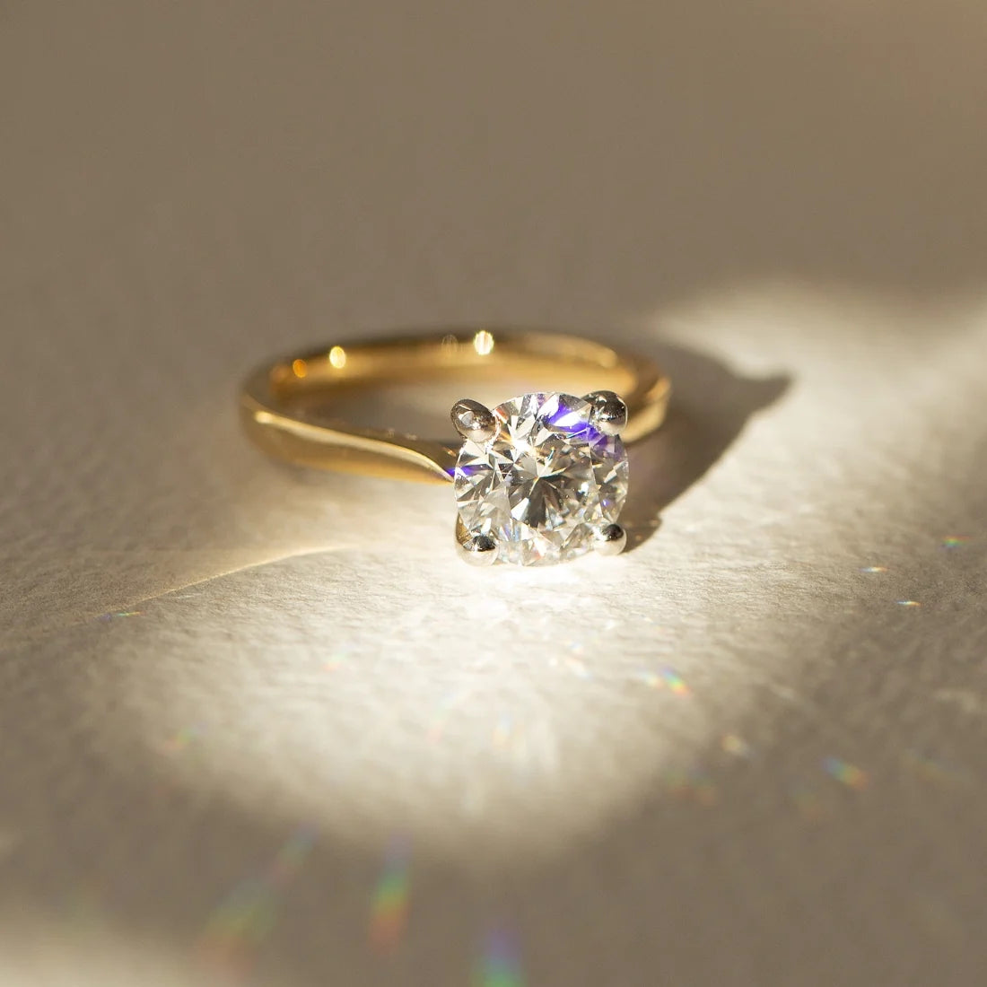 18 karat Gold 1 carat Yellow Gold Solitaire Ring